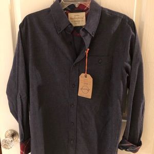 Men’s long sleeve collared shirt